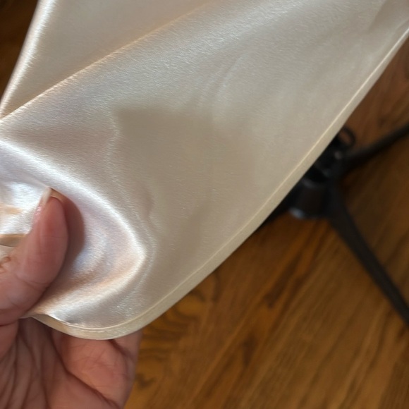 Elegant White Satin Half Slip/Skirt - Picture 3 of 9